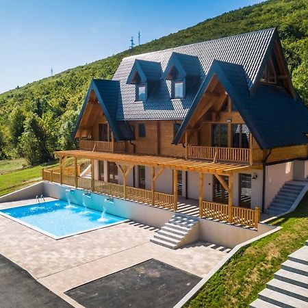 Wooden Houses Macola Ξενοδοχείο Korenica Εξωτερικό φωτογραφία